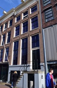 Picture of the front of Anne Frank's house Amsterdam